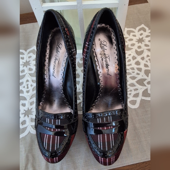 SOLD!!!  LuLu Townsend, 7.5Medium Woman's Dress Shoes - Picture 2 of 8